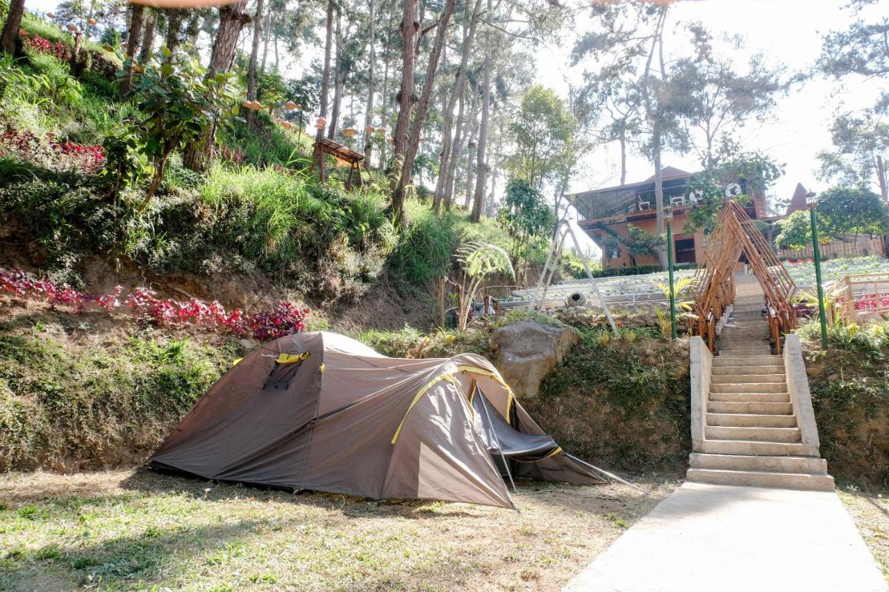 Oyo 1175 Oemah Djowo Resort Magetan Dış mekan fotoğraf